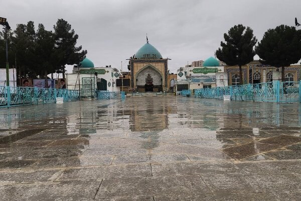 نماهایی دیدنی از بارش باران در صحن امامزاده سیدعباس(ع) بجنورد